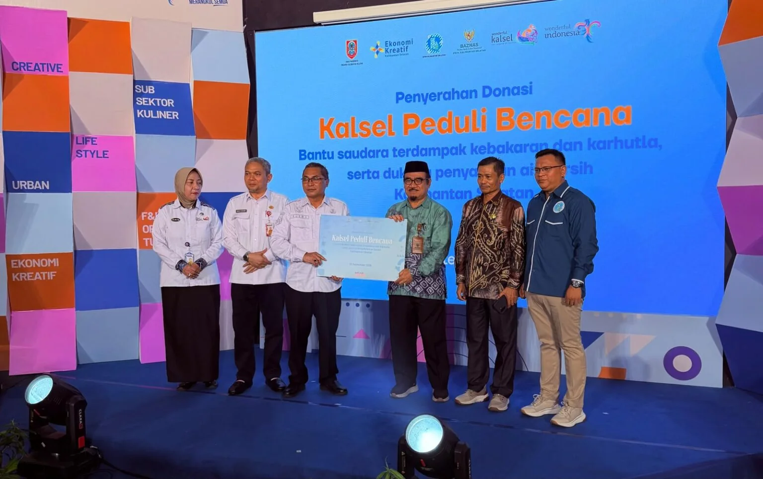 GEKRAFS Kalsel dan Dispar Salurkan Bantuan untuk Warga Terdampak Karhutla
